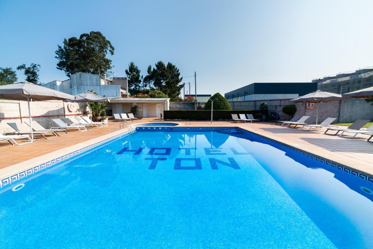 Hotel Ton Sanxenxo Bagian luar foto