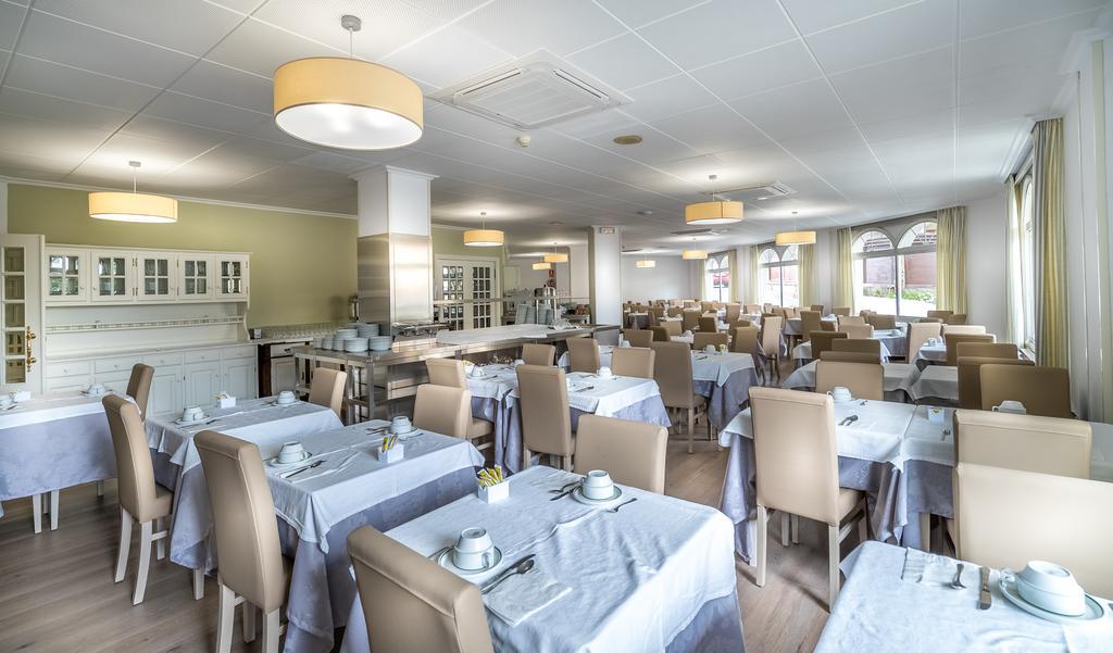 Hotel Ton Sanxenxo Bagian luar foto